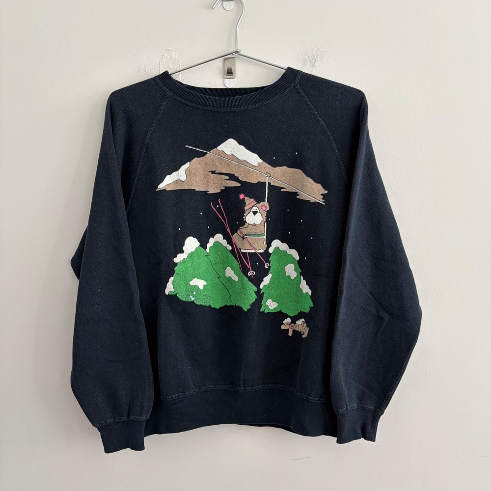 Sportswear Vintage Skiing Bear Graphic Sweatshirt Black Small